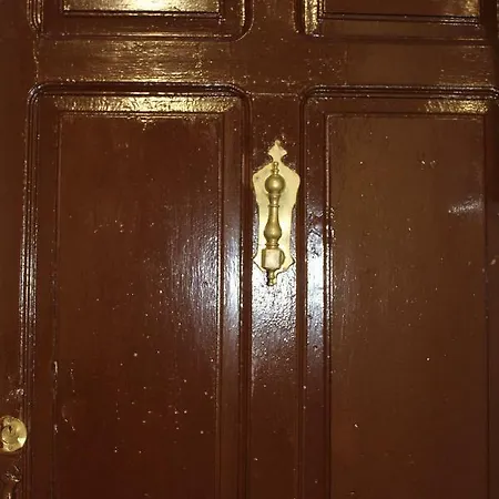 Piso Al Lado De La Plaza Herradores