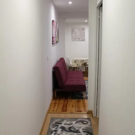 Piso Al Lado De La Plaza Herradores